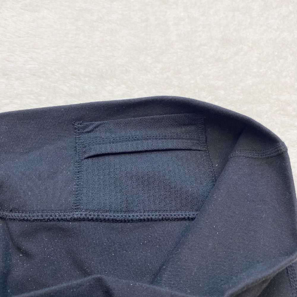LULULEMON BLACK CAPRIS - Picture 6 of 7